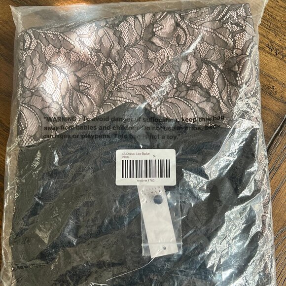 White House Black Market Contrast Lace Bodice Blouse – Size 14 – NWT - Picture 16 of 16